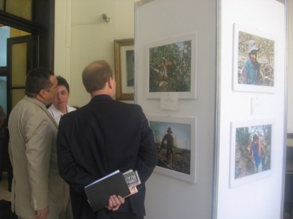 Presentaci&oacute;n de documental y exposici&oacute;n fotogr&aacute;fica, en el marco de la jornada mundial por el trabajo decente